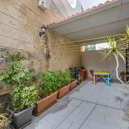 3br Mediterranean Oasis Retreat In San Giljan, Malta Ferienhaus